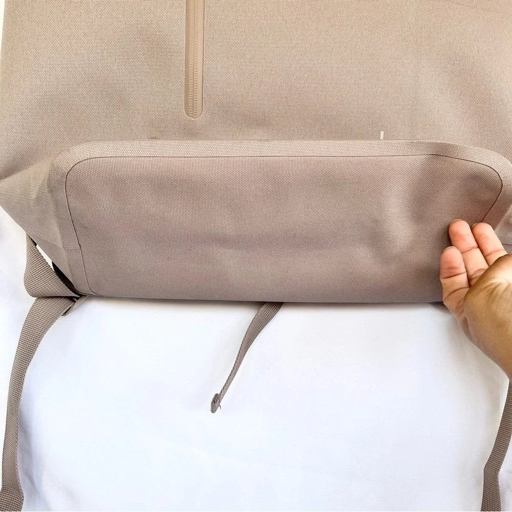 GOT BAG. | ROLLTOP TRAVEL BACKPACK 26L ECO-FRIENDLY WATERPROOF RECYCLED TAN GRAY